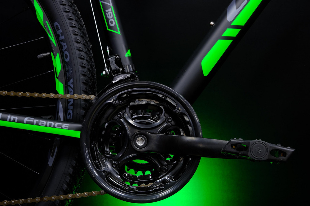 Lorak MAX 190 Матовый Чёрный/Зелёный 19р (на рост 171-182)